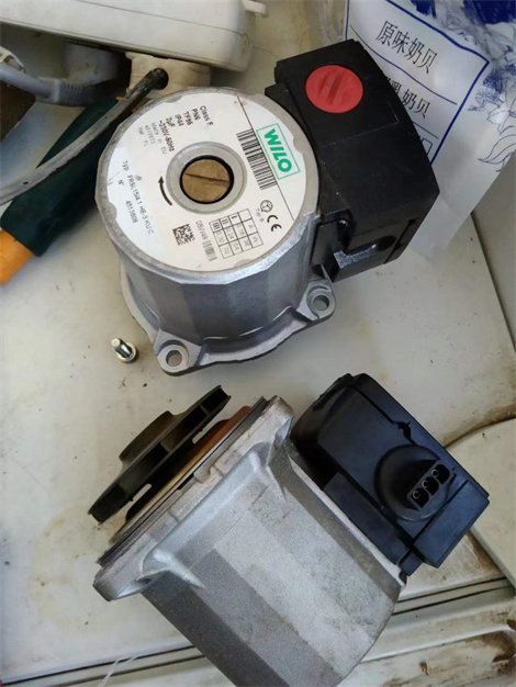 石家庄市桥西区锅炉维修电话：壁挂炉闪黄灯的原因